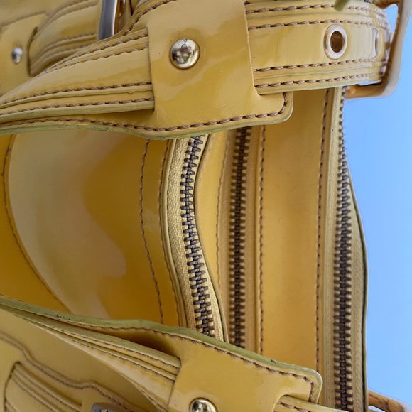 MAXX New York Patent Bag - Picture 3 of 7